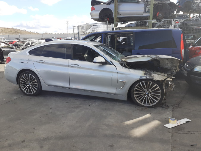 GUIA PARAGOLPES TRASERO DERECHA BMW 420D 2017