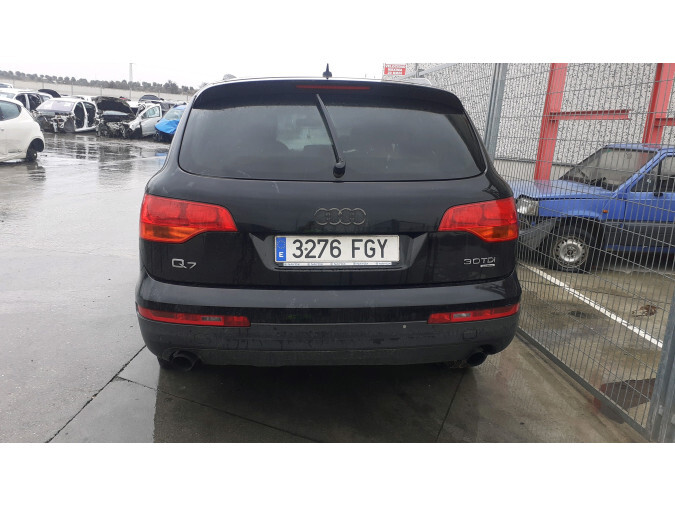 REJILLA DELANTERA AUDI Q7 2006