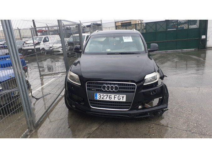 REJILLA DELANTERA AUDI Q7 2006
