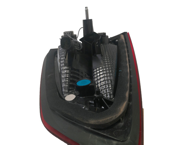 PILOTO TRASERO INTERIOR DERECHA FORD C-MAX 2015