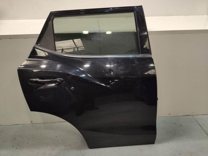 PUERTA TRASERA DERECHA SSANGYONG TIVOLI 2016