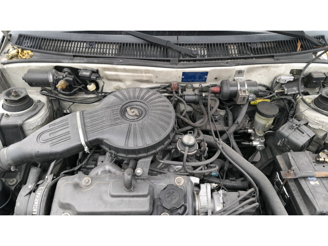 MOTOR SIN ACCESORIOS Y CON CAJA DE CAMBIOS SUZUKI SWIFT 1994