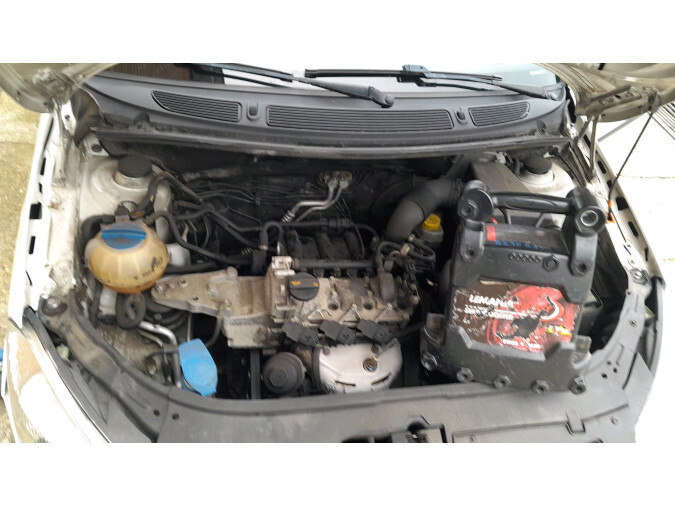 MANGUETA DELANTERA IZQUIERDA SKODA FABIA 2010