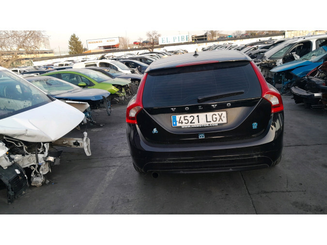 PUERTA TRASERA IZQUIERDA VOLVO V60 NEGRO 2020