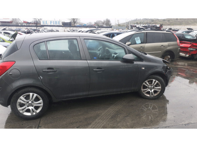 PILOTO TRASERO IZQUIERDO OPEL CORSA 2012