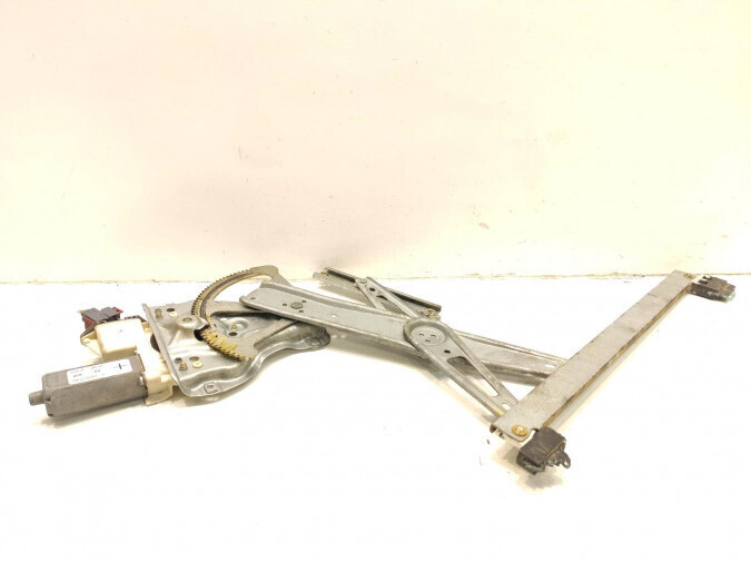 ELEVALUNAS DELANTERO DERECHO TOYOTA AVENSIS 2006