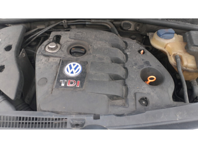 PILOTO MATRÍCULA IZQUIERDO VOLKSWAGEN PASSAT 2001