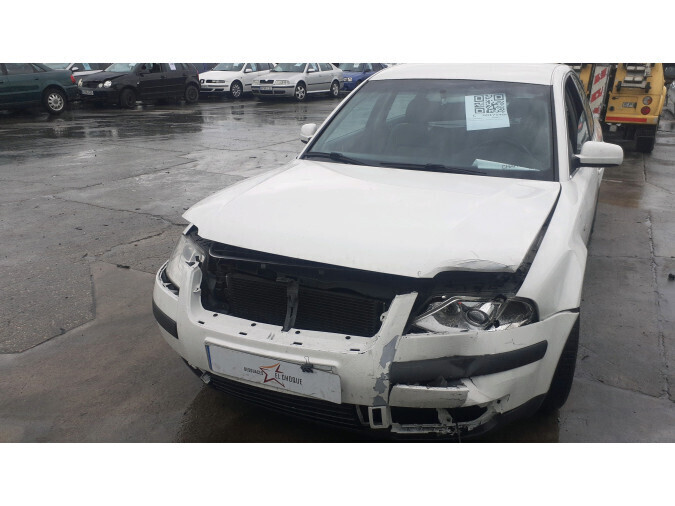 PARAGOLPES TRASERO VOLKSWAGEN PASSAT 2001