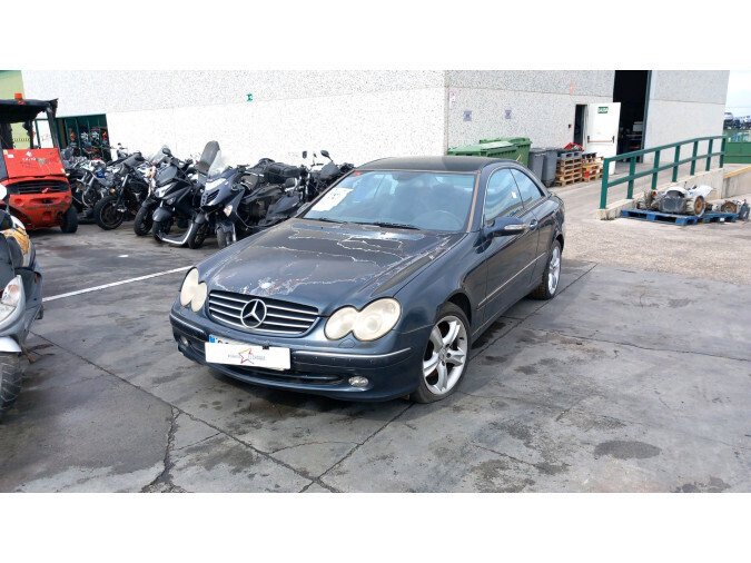 PILOTO MATRÍCULA IZQUIERDO MERCEDES CLK 270 CDI 2002