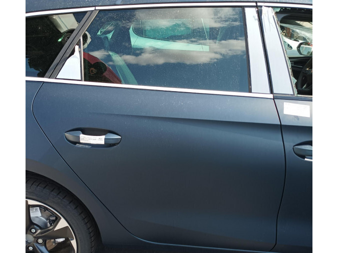 PUERTA TRASERA DERECHA SEAT LEON 2021