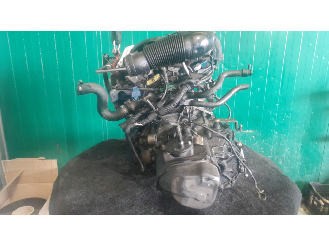 Motor PEUGEOT 206 2001