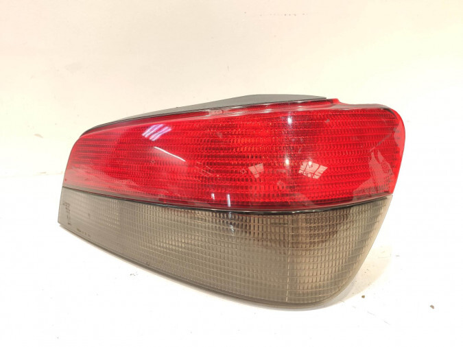 PILOTO TRASERO DERECHO PEUGEOT 306 2000