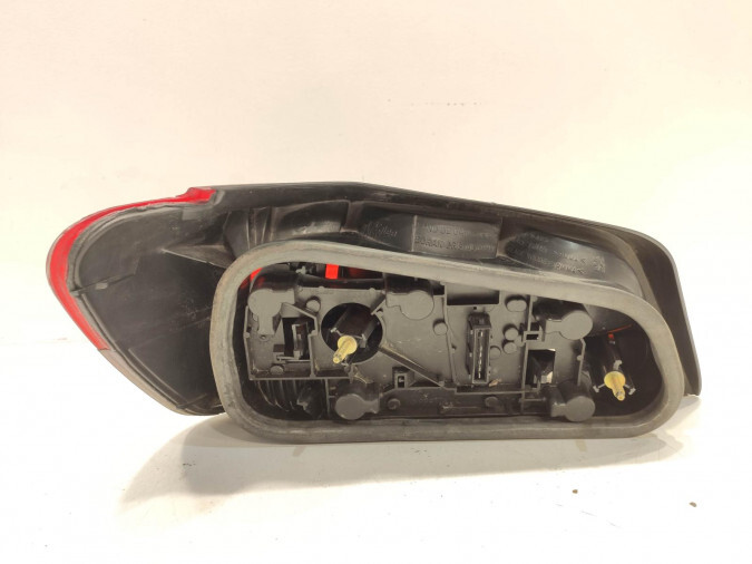 PILOTO TRASERO DERECHO PEUGEOT 306 2000