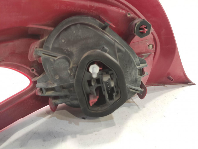 PILOTO TRASERO DERECHO PEUGEOT 208 2018