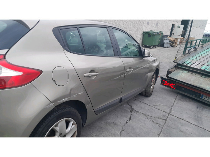 PINZA DE FRENO DELANTERO DERECHO RENAULT MÉGANE 2013