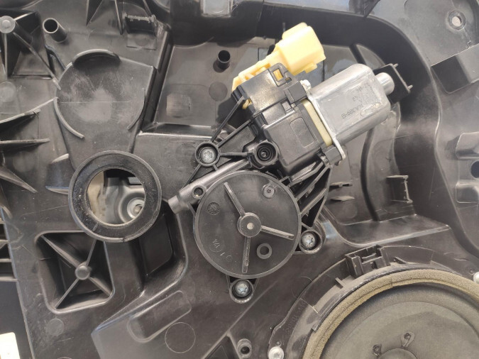 ELEVALUNAS DELANTERO IZQUIERDO FORD FIESTA 2012