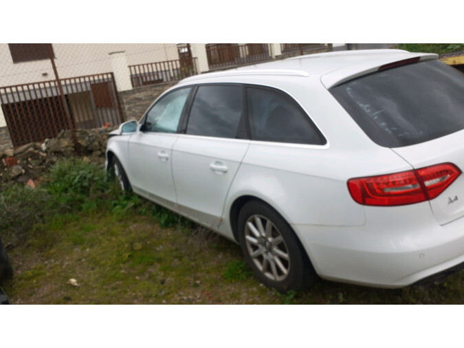 APOYACABEZAS TRASERO CENTRAL AUDI A4 2012