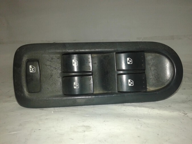 INTERRUPTOR DE LA VENTANA ELECTRICA RENAULT SCENIC 2004