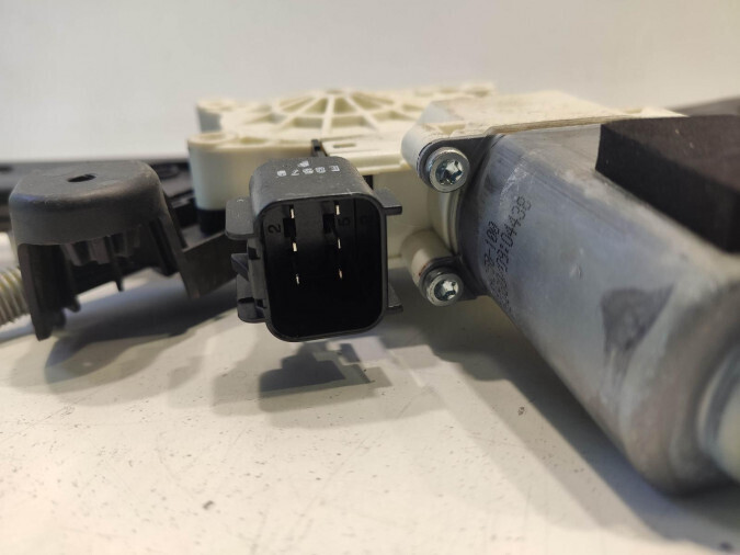 ELEVALUNAS DELANTERO DERECHO VOLKSWAGEN GOLF 2020