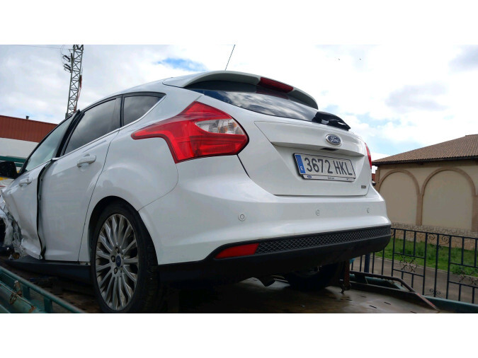 REFLECTOR TR.I. FORD FOCUS 2012