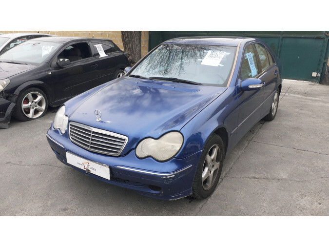 PILOTO TRASERO CENTRAL MERCEDES C 200 KOMPRESSOR 2002