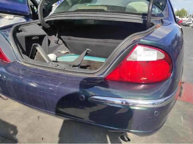 PARAGOLPES TRASERO JAGUAR S TYPE 2000