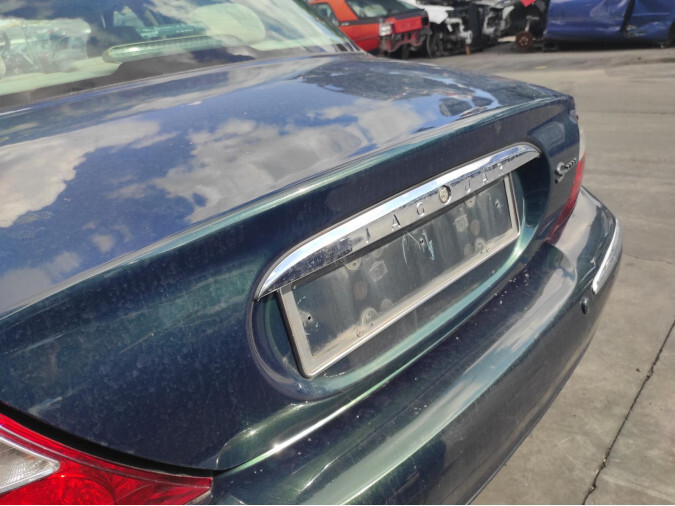 PORTON TRASERO JAGUAR S TYPE 2000