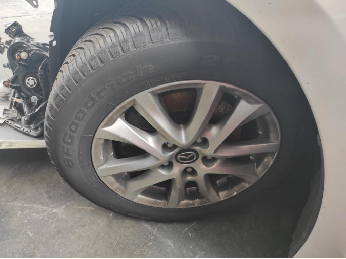 TRAPECIO INFERIOR DELANTERO IZQUIERDO MAZDA 3 2014