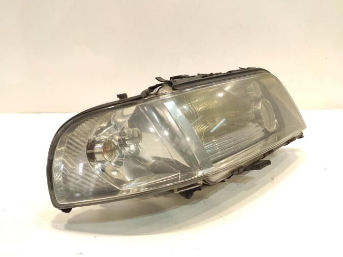 FARO DELANTERO DERECHO AUDI A8 2000