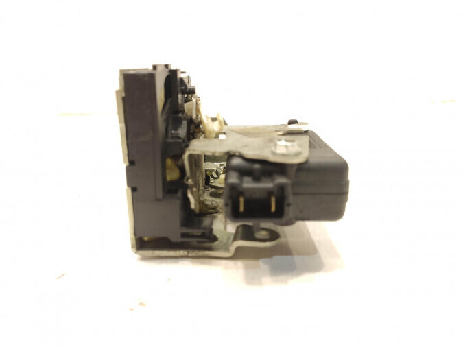 CERRADURA PUERTA TRASERA DERECHA DACIA SANDERO 2011
