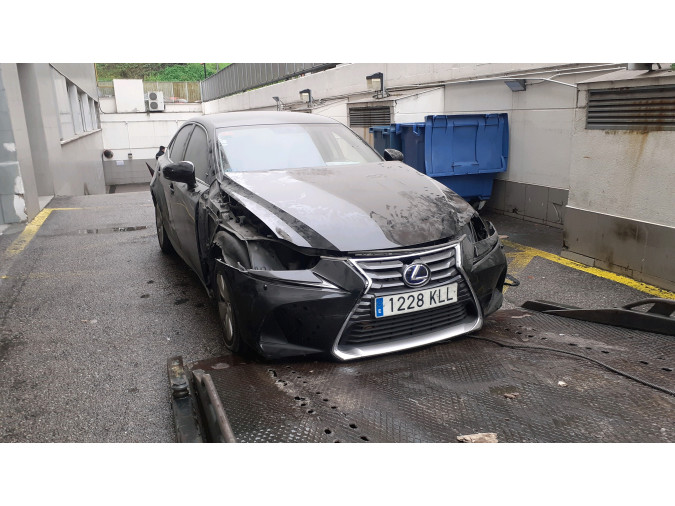 PILOTO TRASERO DERECHO INTERIOR LEXUS IS 300H 2018