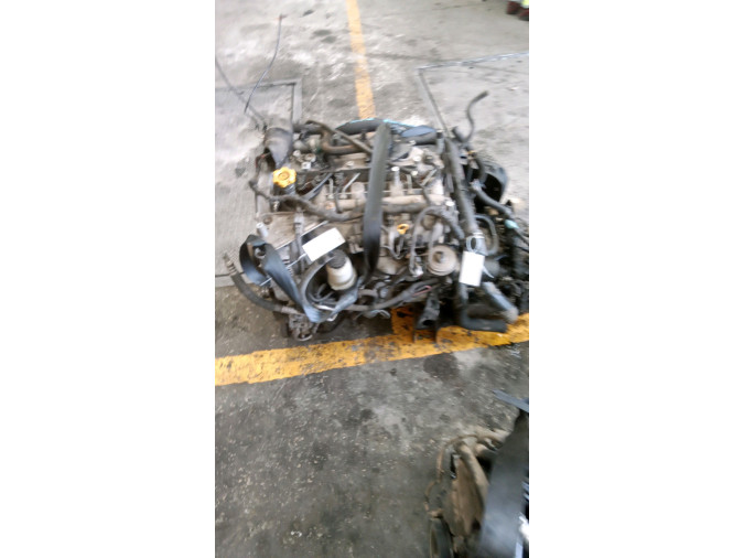 MOTOR CON ACCESORIOS SIN CAJA DE CAMBIOS CHRYSLER VOYAGER I