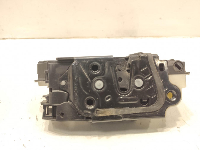 CERRADURA PUERTA DELANTERA DERECHA VOLKSWAGEN GOLF 2010