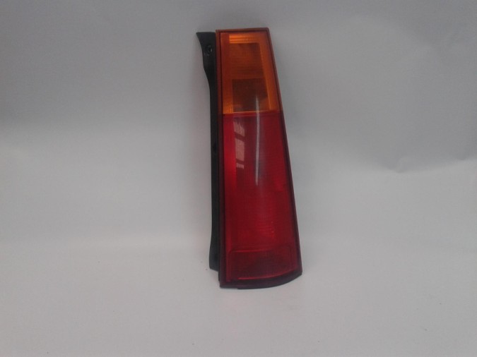 PILOTO TRASERO DERECHO HONDA CRV 1999