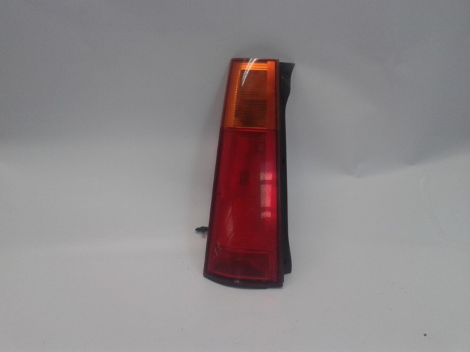 PILOTO TRASERO IZQUIERDO VOLKSWAGEN TIGUAN 1999