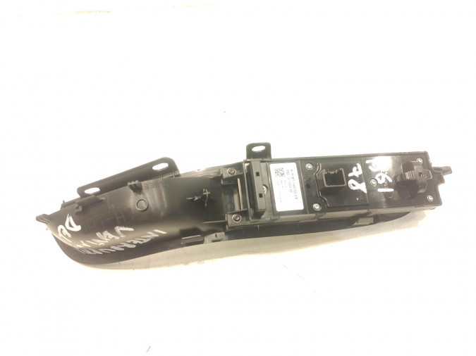 MANDO ELEVALUNAS DELANTERO IZQUIERDO FORD FOCUS 2016